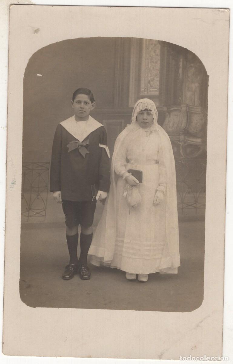 Fotograf&iacute;a antigua: CPA Foto chica joven elegante con un ni&ntilde;o en estudio fotogr&aacute;fico
