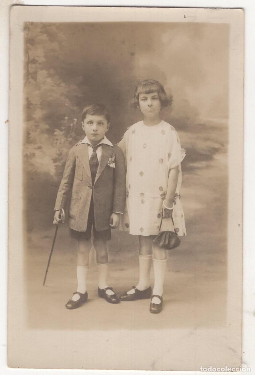 Fotograf&iacute;a antigua: CPA Foto chica elegante con un ni&ntilde;o en estudio fotogr&aacute;fico hacia 1930
