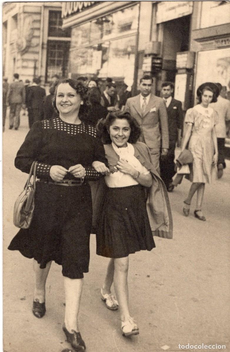 Fotograf&iacute;a antigua: CPA Foto mujer elegante con su hija joven paseando por la ciudad de Marsella