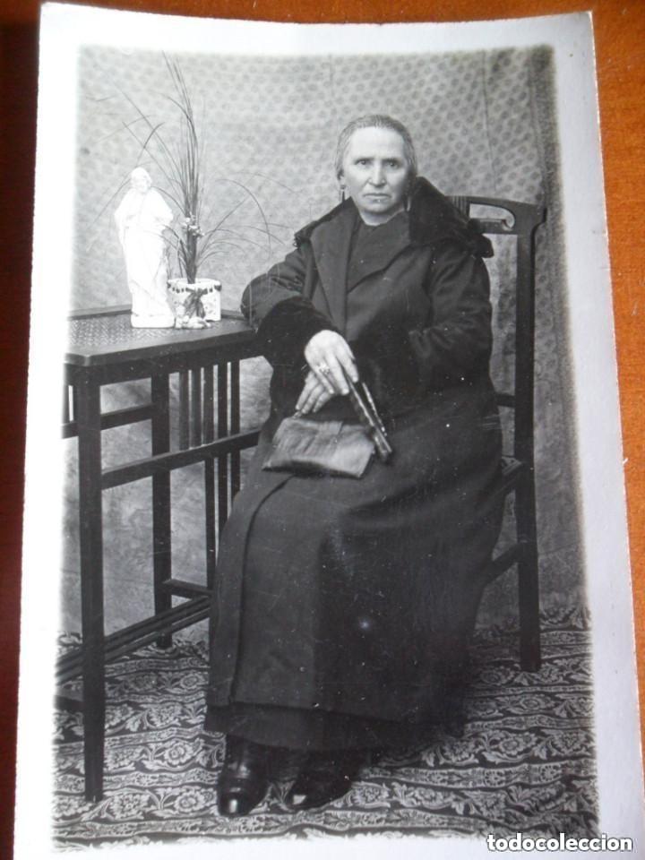 Fotografia antiga: ANTIGUA FOTOGRAF&Iacute;A POSTAL RETRATO FOTOGR&Aacute;FICO DE MUJER EN BLANCO Y NEGRO PRINCIPIOS DEL XX