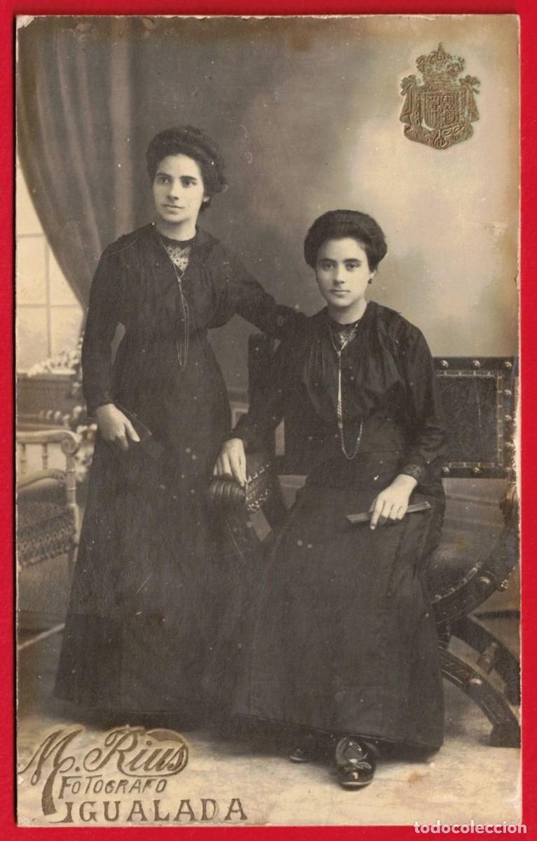 Fotograf&iacute;a antigua: M. Rius en Rambla, 4 de Igualada - Galer&iacute;a fotografica - Retrato de estudio