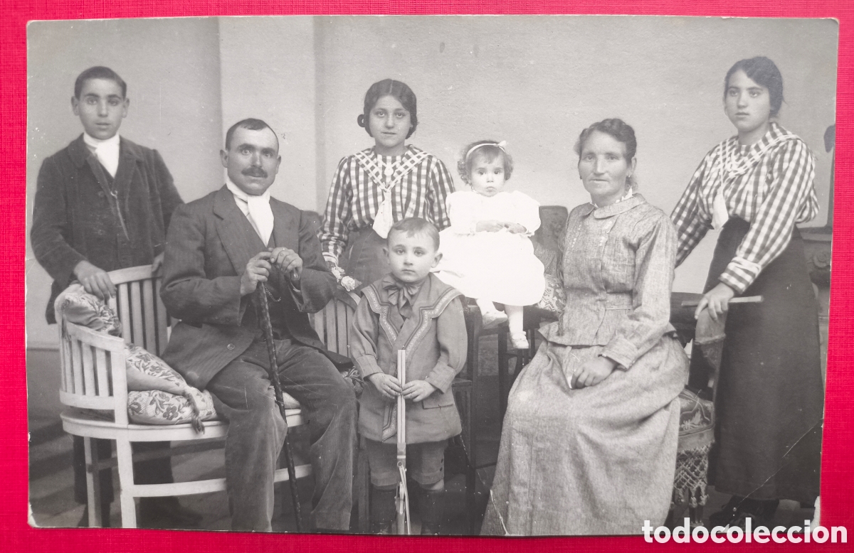 Fotograf&iacute;a antigua: FOTOGRAF&Iacute;A RETRATO DE ESTUDIO FAMILA POSTAL FOTOGR&Aacute;FICA R. TUTOR CALAHORRA LA RIOJA C. 1915