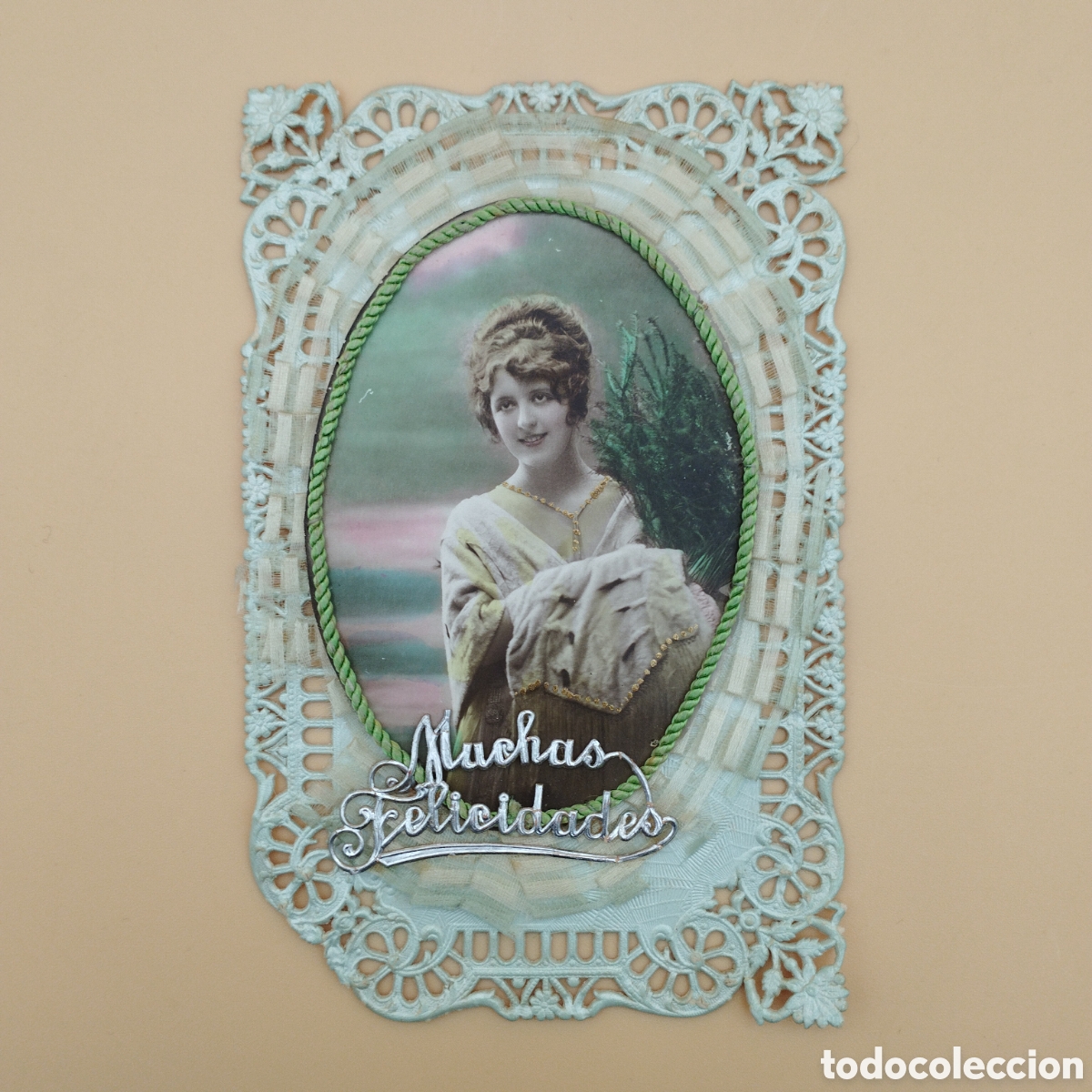 Fotograf&iacute;a antigua: Tarjeta postal antigua con relieve encaje seda y papel datada 1918 manuscrito coloreada fotograf&iacute;a