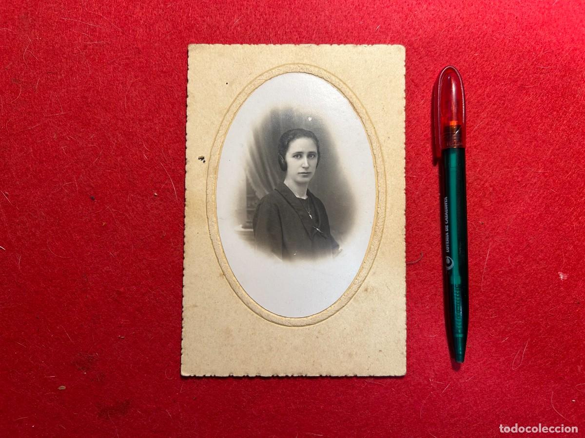 Fotograf&iacute;a antigua: fotografia, retrato mujer joven foto ovalada, targeta postal - Figueras