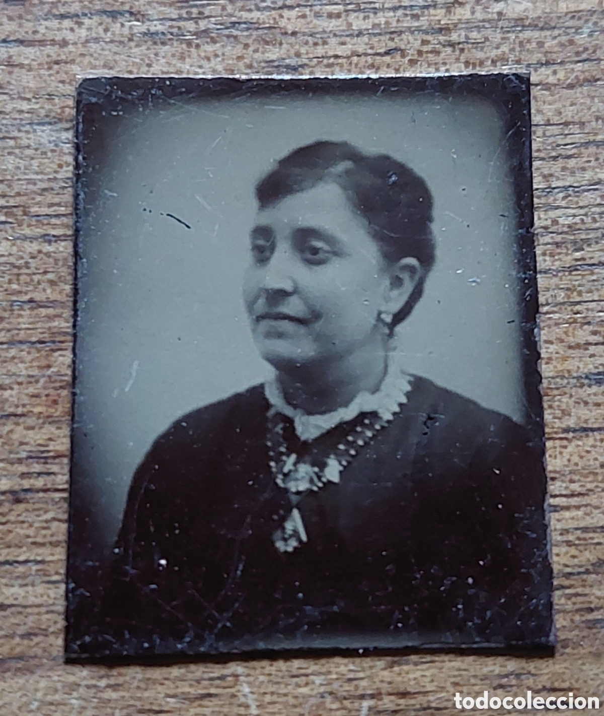 Fotograf&iacute;a antigua: Antiguo ferrotipo de mujer - Foto 1