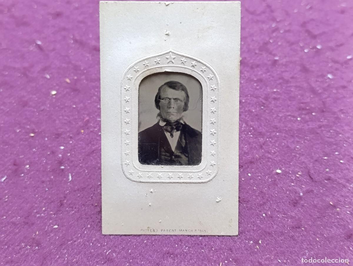 Fotograf&iacute;a antigua: S. XIX, Antiguo Ferrotipo, se&ntilde;or con gafas, con paspart&uacute; o marco de cart&oacute;n