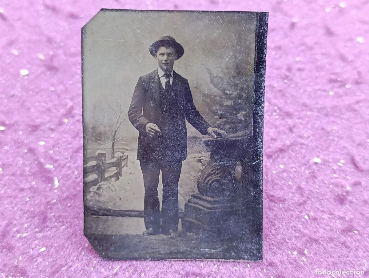 Fotograf&iacute;a antigua: S. XIX, Antiguo Ferrotipo, se&ntilde;or posando de pie