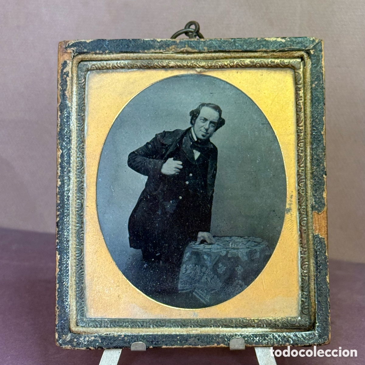 Fotograf&iacute;a antigua: Daguerrotipo - S. XIX - Caballero apoyado en mesa