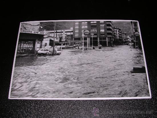 Alte Fotografie: ANDORRA, INUNDACIONES 1981. REPORT. FELIX PEIG ANDORRA LA VELLA. 18X12 CM. .