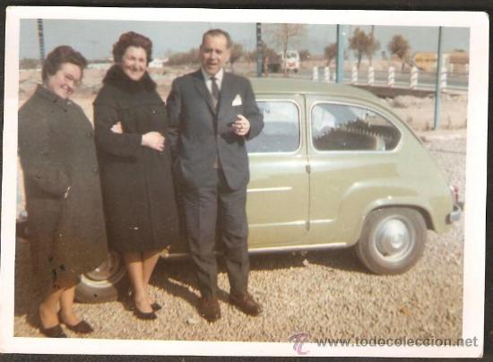 Fotograf&iacute;a antigua: SEAT 600 COLOR VERDE