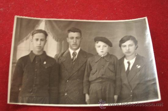 Fotograf&iacute;a antigua: FOTO ORIGINAL DE LOS A&Ntilde;OS 30 - JOVENES DE FALANGE - ESTUDIO EMILIANO EN SALAMANCA