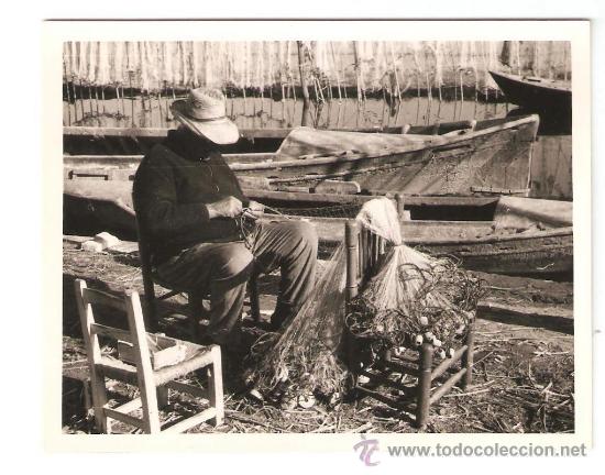 Fotograf&iacute;a antigua: VALENCIA. EL PALMAR. REMENDANDO LAS REDES - Foto 1