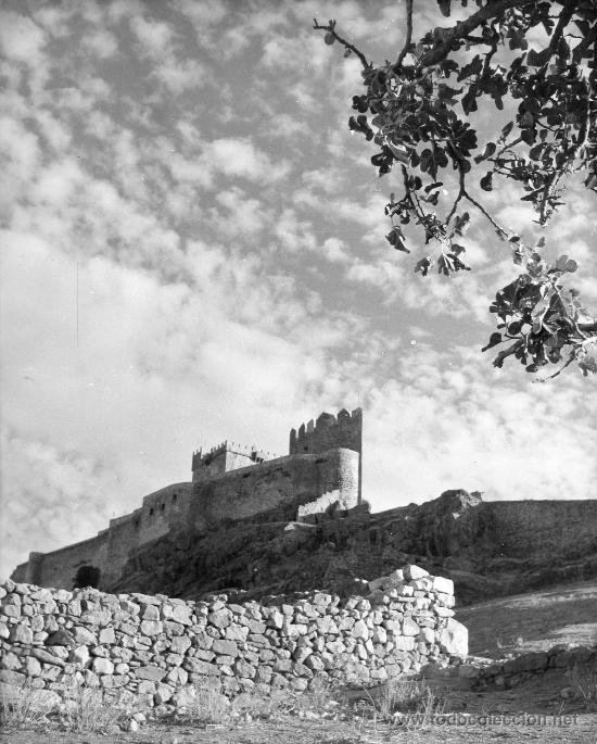 Fotografia antica: FOTOGRAF&Iacute;A MINISTERIO DE INFORMACI&Oacute;N Y TURISMO.  CASTILLO DE   ALBURQUERQUE ( BADAJOZ)