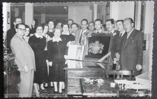 Fotograf&iacute;a antigua: FOTOGRAFIA 14X9 CM APROX,ENTREGA DE PREMIOS,RUFA,VALENCIA,1956, (2543)
