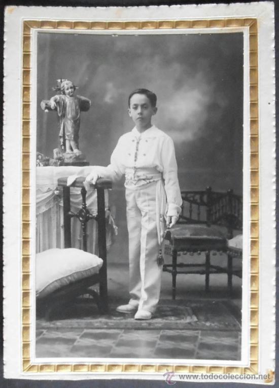 Fotograf&iacute;a antigua: FOTOGRAFIA 15.5X11 CM APROX,NI&Ntilde;O DE COMUNION,CARTON, (2756)
