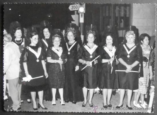 Fotograf&iacute;a antigua: FOTOGRAFIA 17X12 CM APROX,GRUPO DE CLAVARIESAS,MARTIN,VALENCIA,1973, (2776)