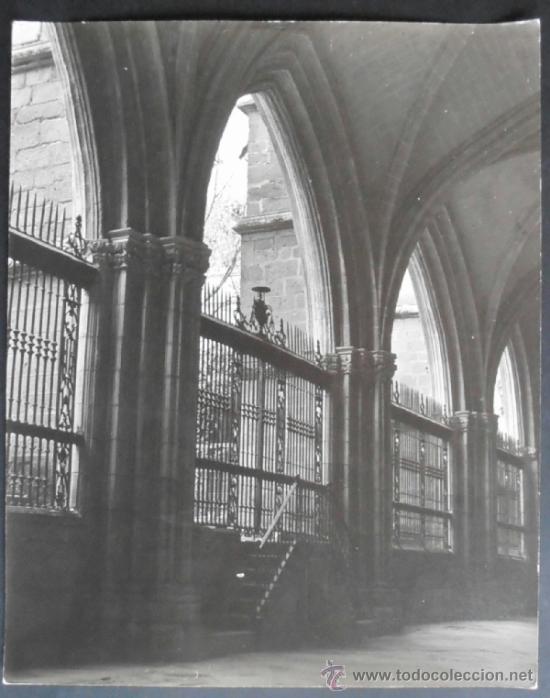 Fotograf&iacute;a antigua: FOTOGRAFIA GRANDE 30X24 CM,INTERIOR DE ALGUN MONASTERIO,IGLESIA,ERMITA,CATEDRAL, (2905)