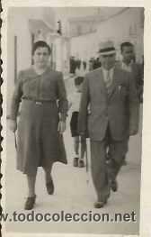 Fotografia antica: ^^^ FP67 - FOTOGRAFIA PEQUE&Ntilde;O FORMATO - PAREJA DE PASEO - 6 X 4 CM.