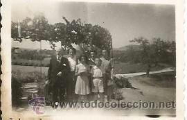 Fotografia antica: ^^^ D11 537 - FOTOGRAFIA PEQUE&Ntilde;O FORMATO - GRUPO FAMILIAR - 6,8 X 4,5 CM.