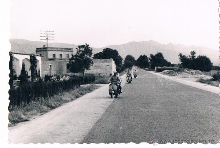 Fotograf&iacute;a antigua: tres vespas