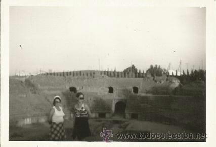 Fotograf&iacute;a antigua: ^^^ B671- FOTOGRAFIA - DOS AMIGAS EN BONITO PAISAJE