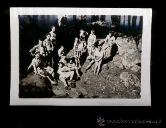 Antique Photography: GRUPO DE CHICOS Y CHICAS EN LAS ROCAS