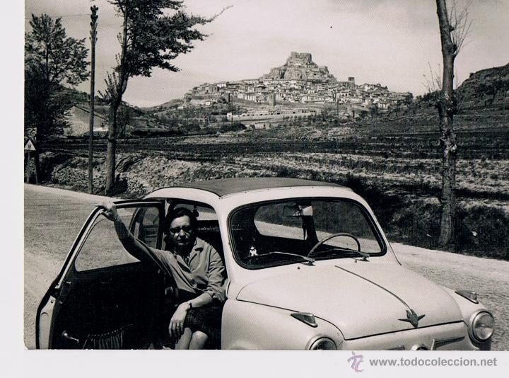 Fotograf&iacute;a antigua: SEAT 600 EN MORELLA