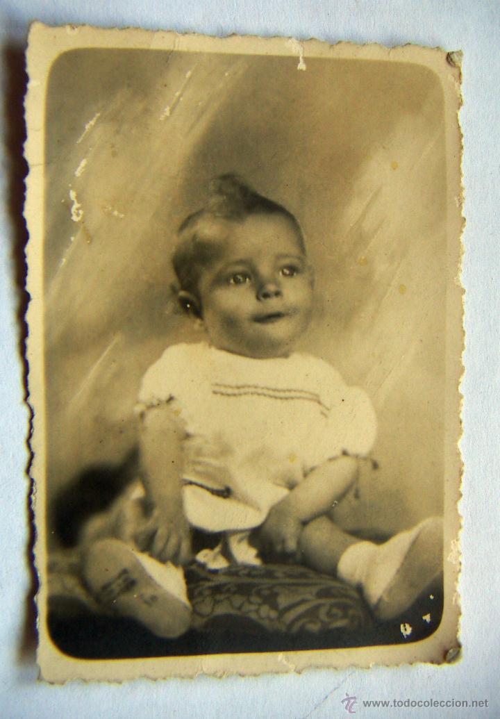 Fotograf&iacute;a antigua: Vieja fotografia de un beb&eacute;