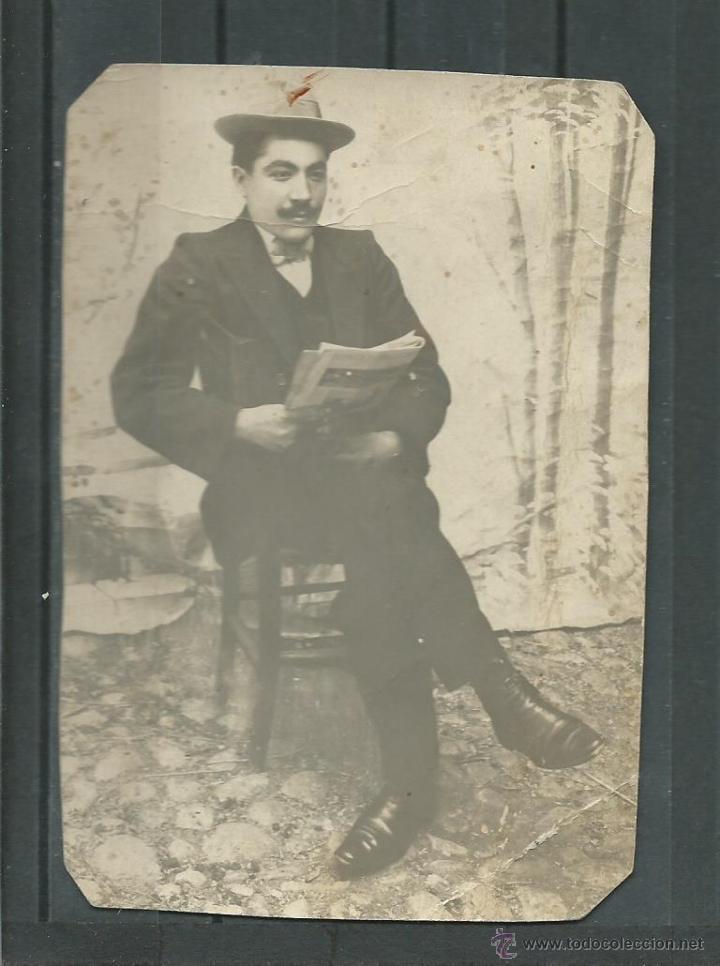 Alte Fotografie: FOTO POSTAL ANTIGUA DE UN CABALLERO CON LA PRENSA