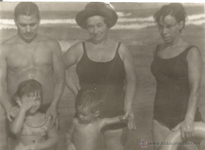 Fotografia antica: :::: BB747 - FOTOGRAFIA - GRUPO FAMILIAR EN LA PLAYA
