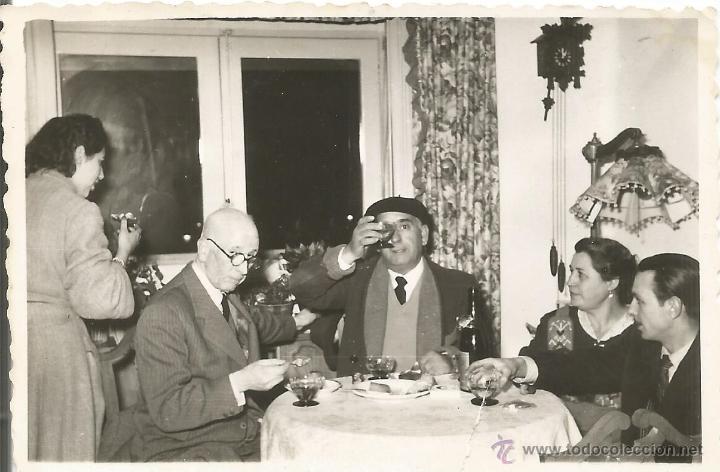 Photographie ancienne: *** QW539 - FOTOGRAFIA - GRUPO DE AMIGOS TOMANDO COPAS