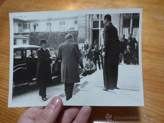 Fotograf&iacute;a antigua: Antigua fotografia original de prensa de Francia, con explicacion de diario