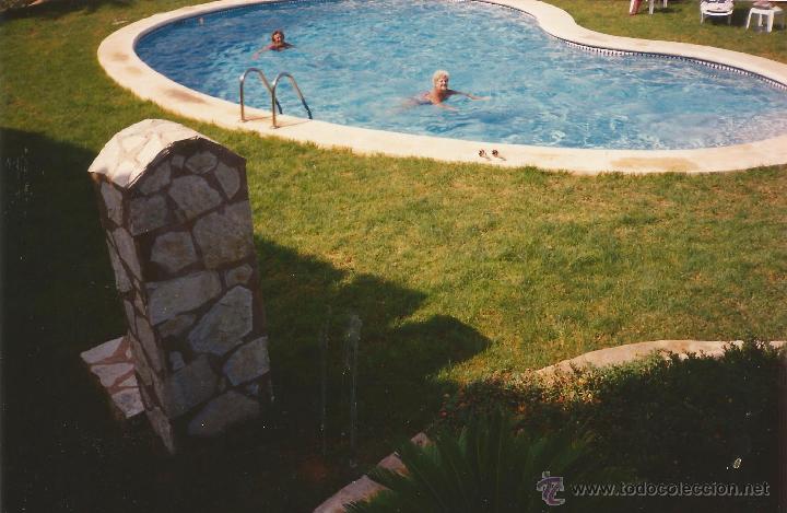 Antique Photography: :::: PR103 - FOTOGRAFIA - DOS SE&Ntilde;ORAS BA&Ntilde;ANDOSE EN UNA PISCINA