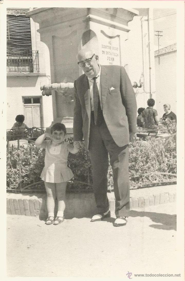 Antique Photography: == B747 - FOTOGRAFIA - SE&Ntilde;OR CON NI&Ntilde;ITA DE LA MANO