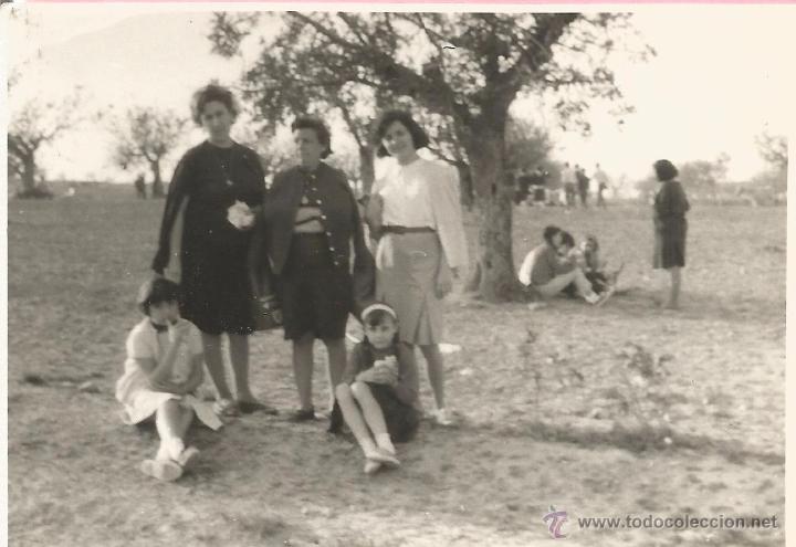 Fotografia antiga: *** B607 - FOTOGRAFIA - GRUPO DE AMIGAS EN EL CAMPO