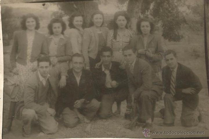 Fotografia antiga: ** M104 - FOTOGRAFIA - GRUPO DE AMIGOS