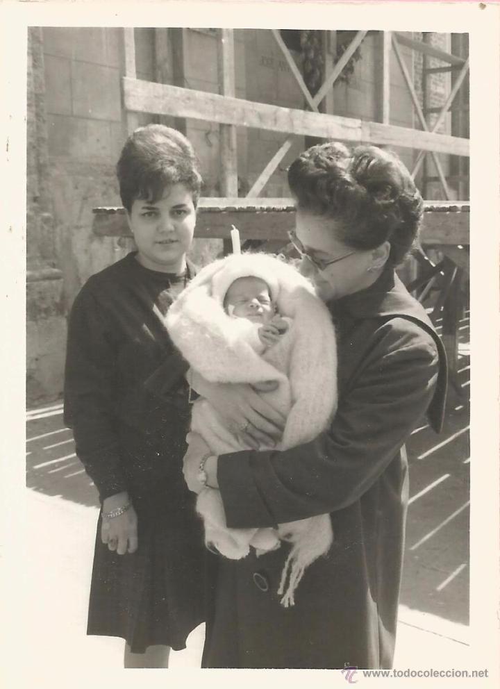 Antique Photography: :::: B696 - FOTOGRAFIA - DOS SE&Ntilde;ORAS CON UN BEB&Eacute; EN BRAZOS