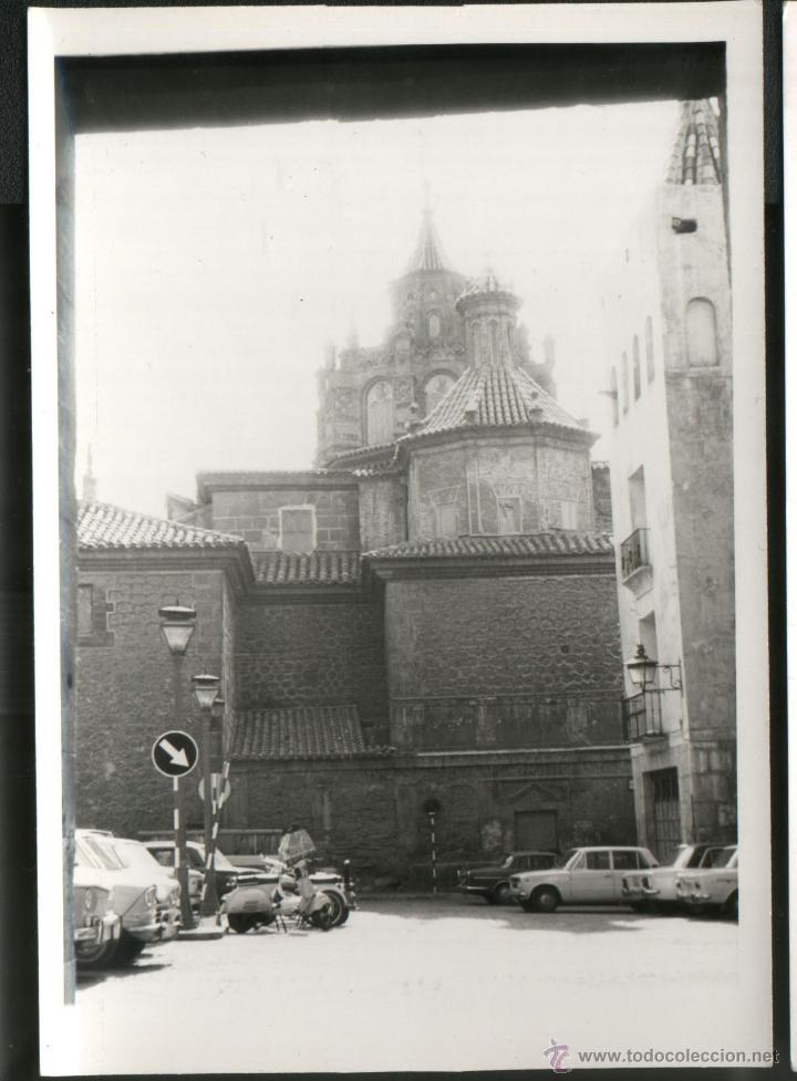 Fotograf&iacute;a antigua: VESPA Y COCHES ANTIGUOS