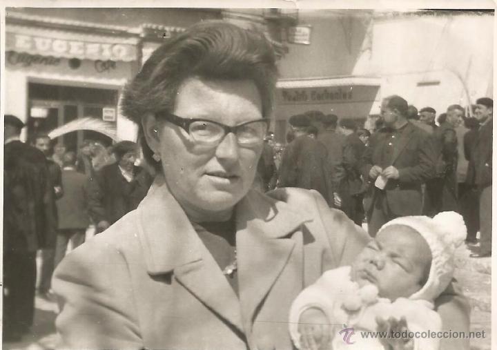 Alte Fotografie: ** M705 - FOTOGRAFIA - SE&Ntilde;ORA CON BEBE EN BRAZOS - RF. FL17