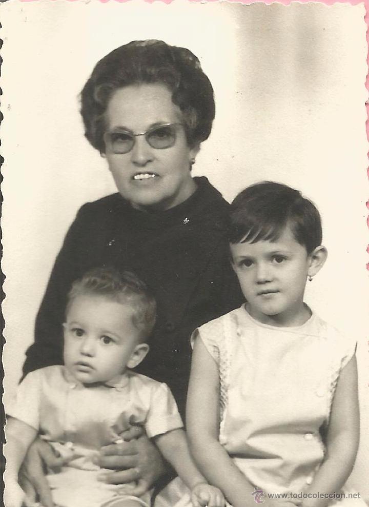 Alte Fotografie: ** M615 - FOTOGRAFIA - SE&Ntilde;ORA CON UNA PAREJITA - RF. FL17
