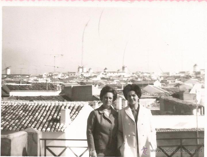 Alte Fotografie: *** CC381 - FOTOGRAFIA - DOS AMIGAS EN UNA TERRAZA