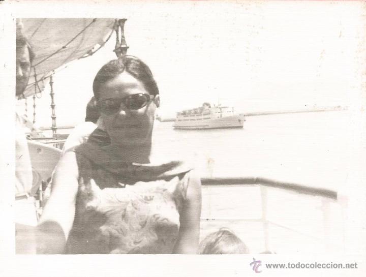 Alte Fotografie: *** CC380 - FOTOGRAFIA - SE&Ntilde;ORA EN UN BARCO