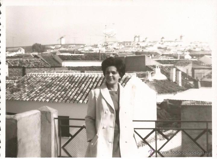 Alte Fotografie: *** CC392 - FOTOGRAFIA - SE&Ntilde;ORA EN UNA TERRAZA