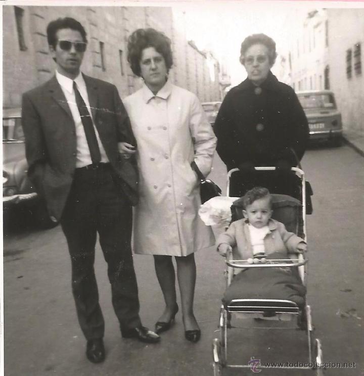 Alte Fotografie: ** G800 - FOTOGRAFIA - GRUPO FAMILIAR DE PASEO - RF. FL17