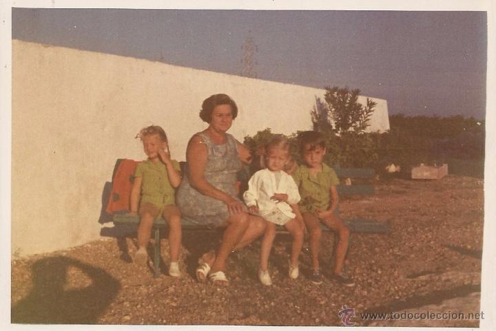 Alte Fotografie: == E355 - FOTOGRAFIA - SE&Ntilde;ORA CON TRES NI&Ntilde;ITOS