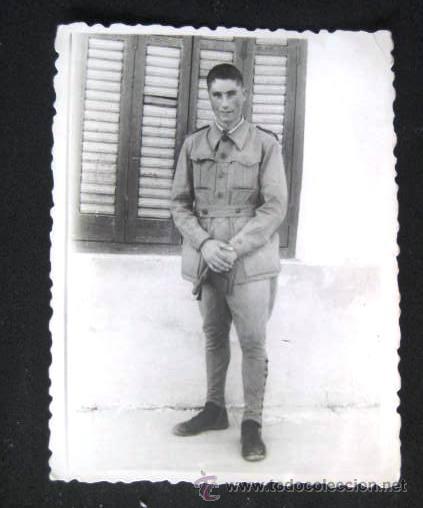 Fotograf&iacute;a antigua: FOTO DE UN MILITAR. 1943.. ENVIO INCLUIDO.