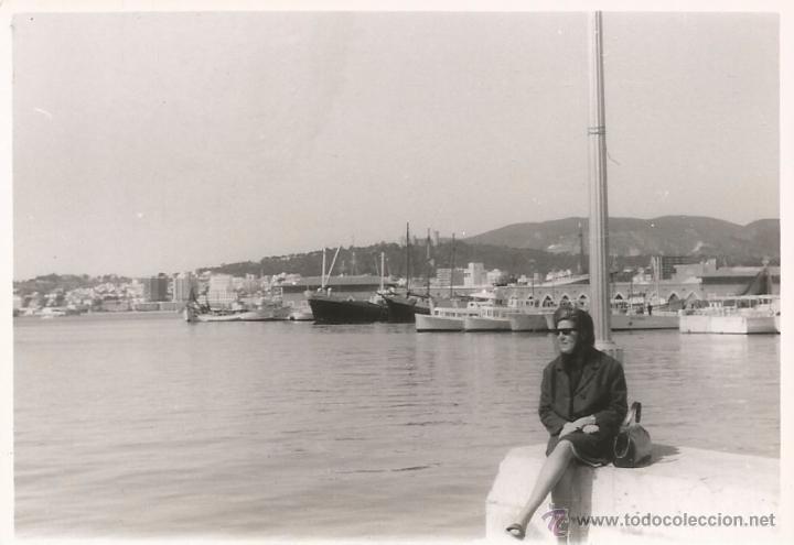 Alte Fotografie: ** M749 - FOTOGRAFIA - SE&Ntilde;ORA EN EL PUERTO DE PALMA