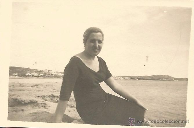 Alte Fotografie: ** M657 - FOTOGRAFIA - GUAPA SE&Ntilde;ORA AL LADO DEL MAR