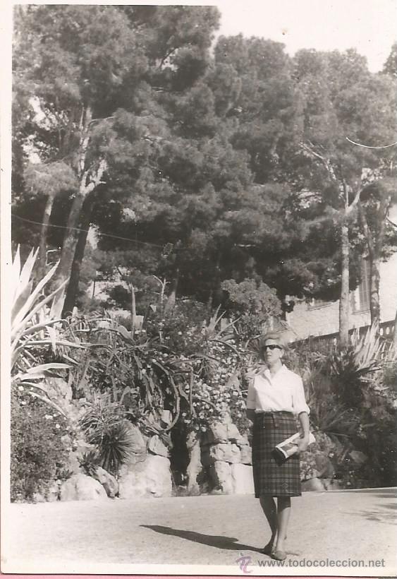 Antique Photography: ** M790 - FOTOGRAFIA - SE&Ntilde;ORA EN BONITO PAISAJE