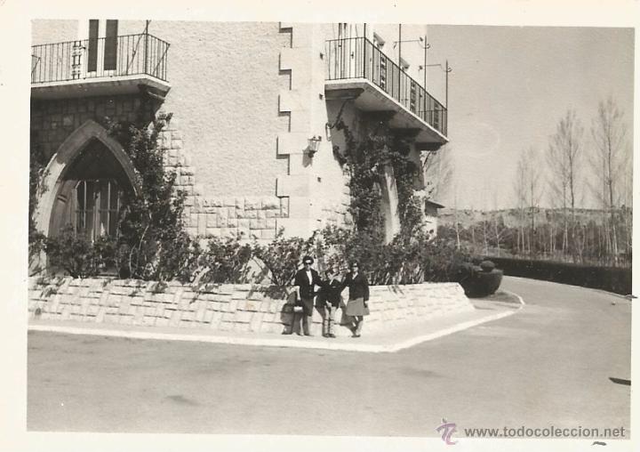 Fotograf&iacute;a antigua: :::: M641 - FOTOGRAFIA - TRES AMIGAS EN TERUEL - 1967